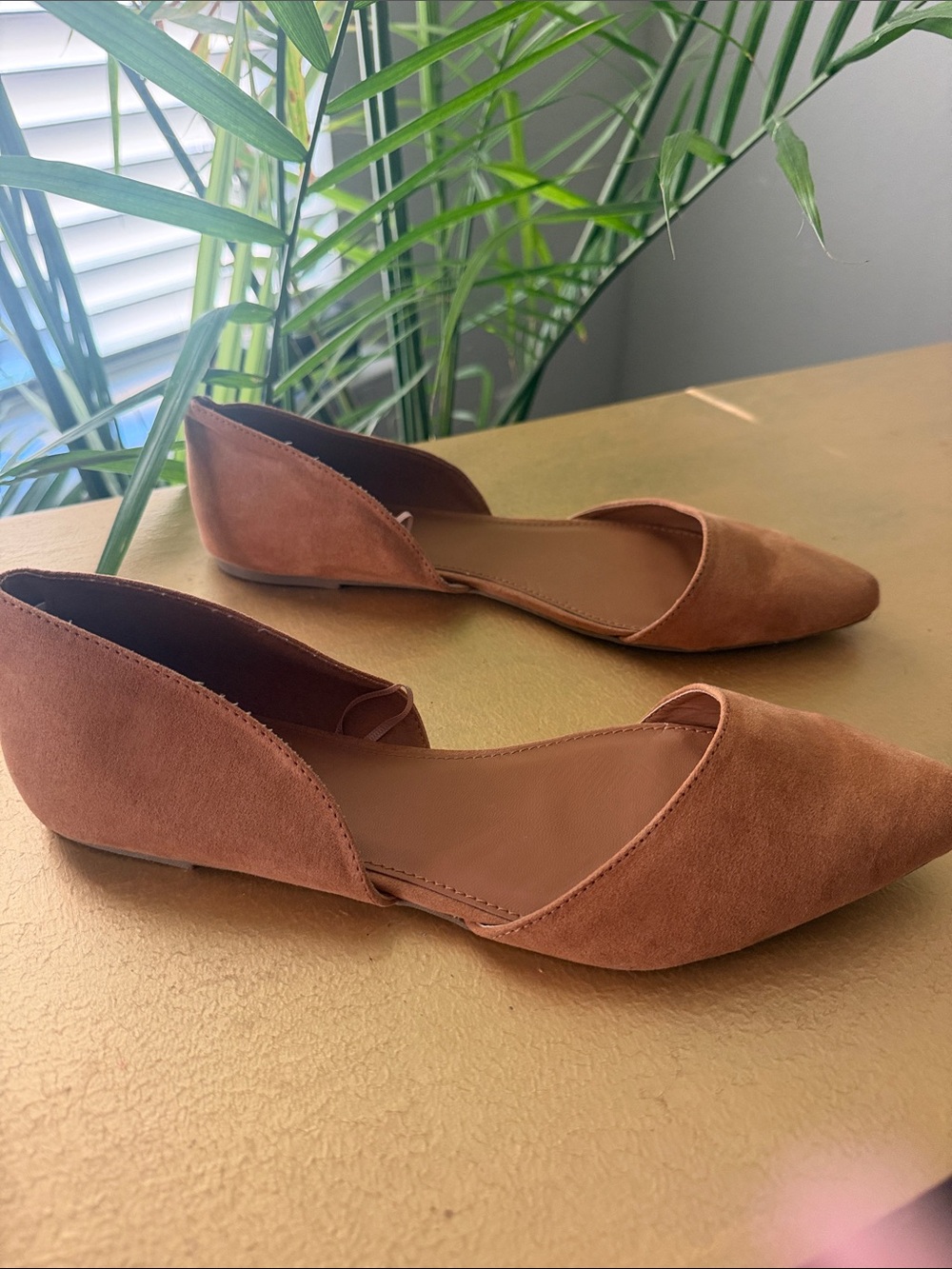 Charlotte Russe Pointed D'Orsay Flats in Tan - Picture 3 of 6